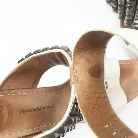 Modern Vintage Thammy Wedge - Picture 7 of 8